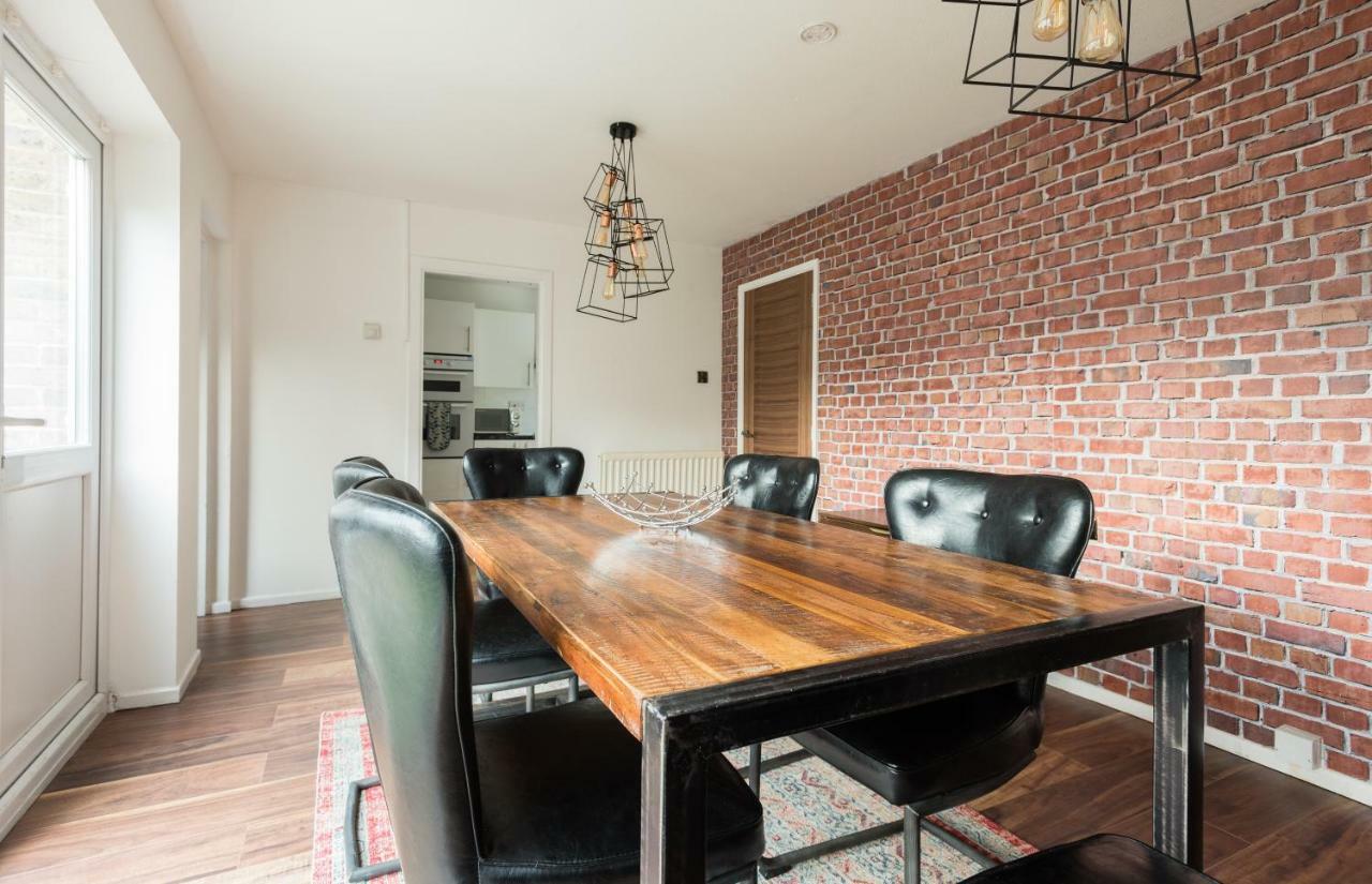 The Century Chalet - Contemporary 2Bdr Townhouse With Parking Apartment Oxford Bagian luar foto
