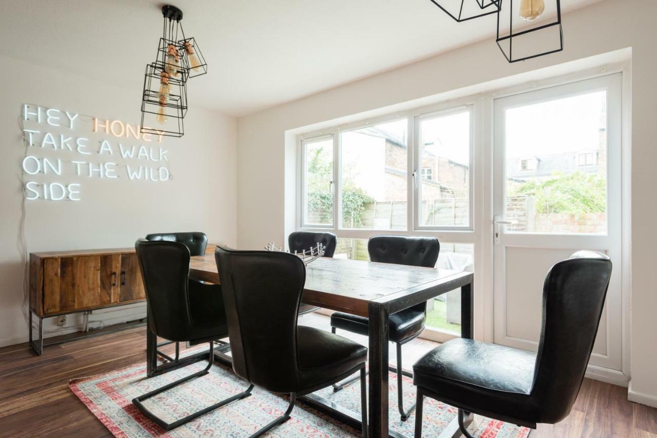 The Century Chalet - Contemporary 2Bdr Townhouse With Parking Apartment Oxford Bagian luar foto