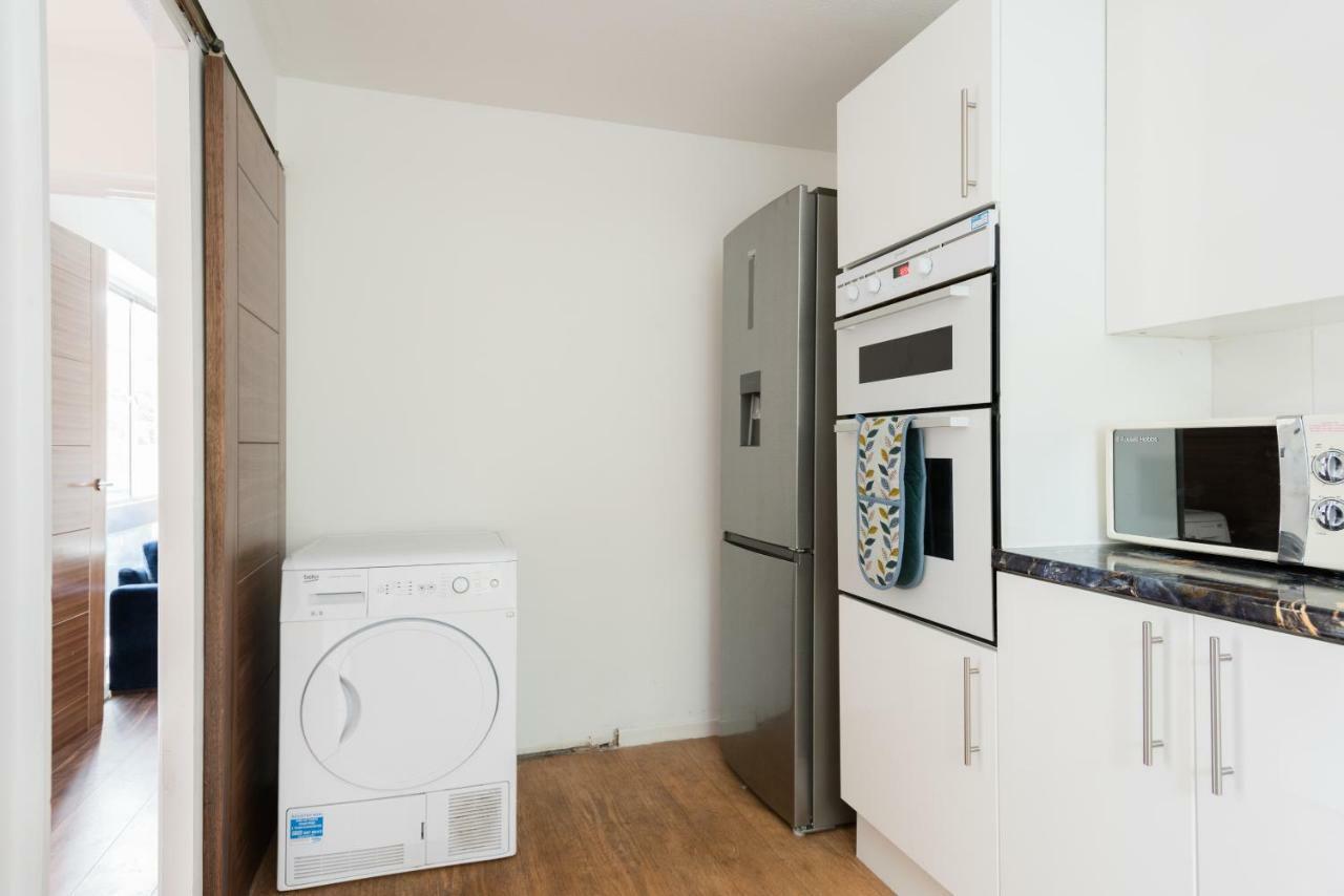 The Century Chalet - Contemporary 2Bdr Townhouse With Parking Apartment Oxford Bagian luar foto