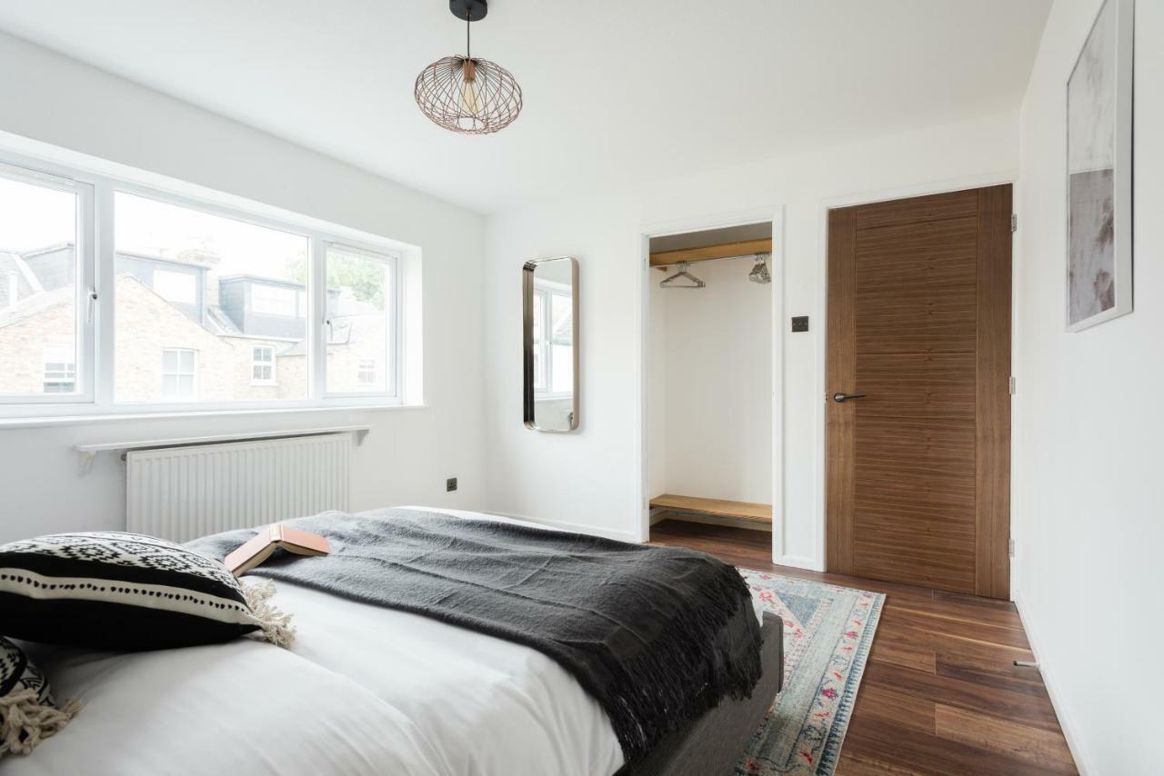 The Century Chalet - Contemporary 2Bdr Townhouse With Parking Apartment Oxford Bagian luar foto