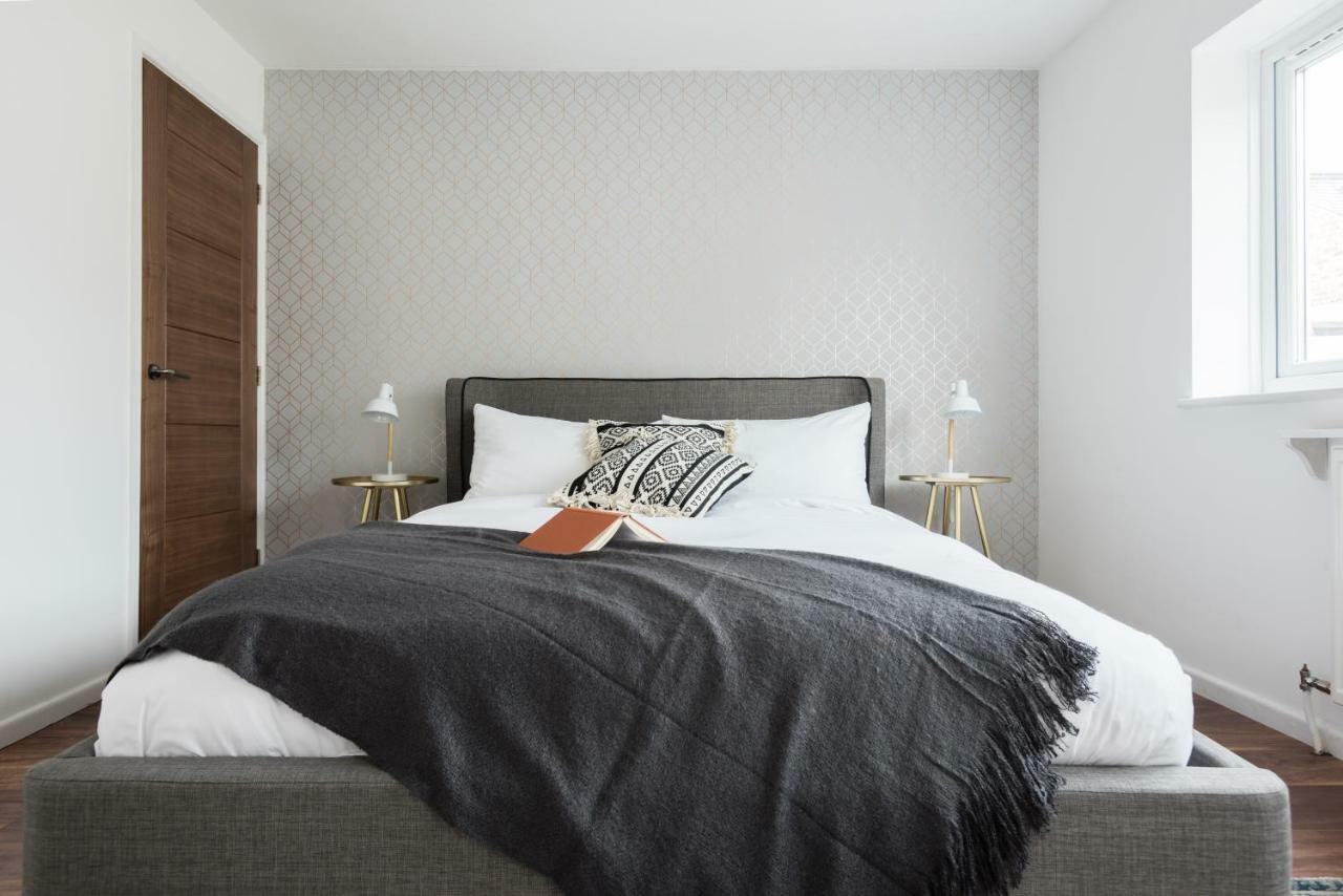 The Century Chalet - Contemporary 2Bdr Townhouse With Parking Apartment Oxford Bagian luar foto